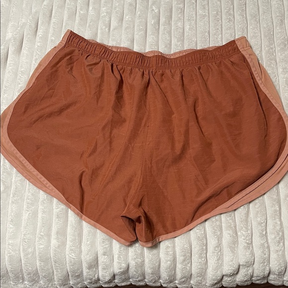 Nike Women's Orange Athletic Shorts | Size 2X - Picture 4 of 4